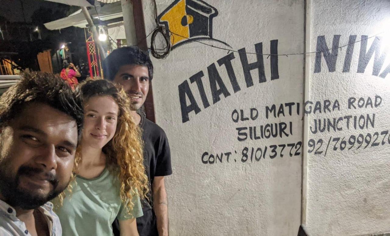 Atathi Niwas Guest House For Backpackers And Travellers シリグリ エクステリア 写真