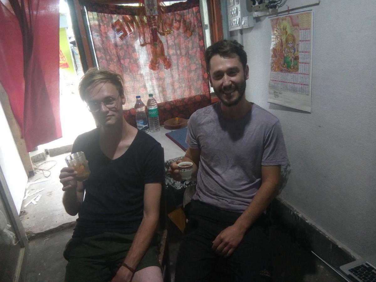 Atathi Niwas Guest House For Backpackers And Travellers シリグリ エクステリア 写真