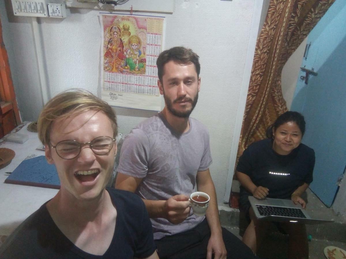 Atathi Niwas Guest House For Backpackers And Travellers シリグリ エクステリア 写真