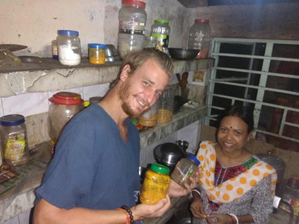 Atathi Niwas Guest House For Backpackers And Travellers シリグリ エクステリア 写真