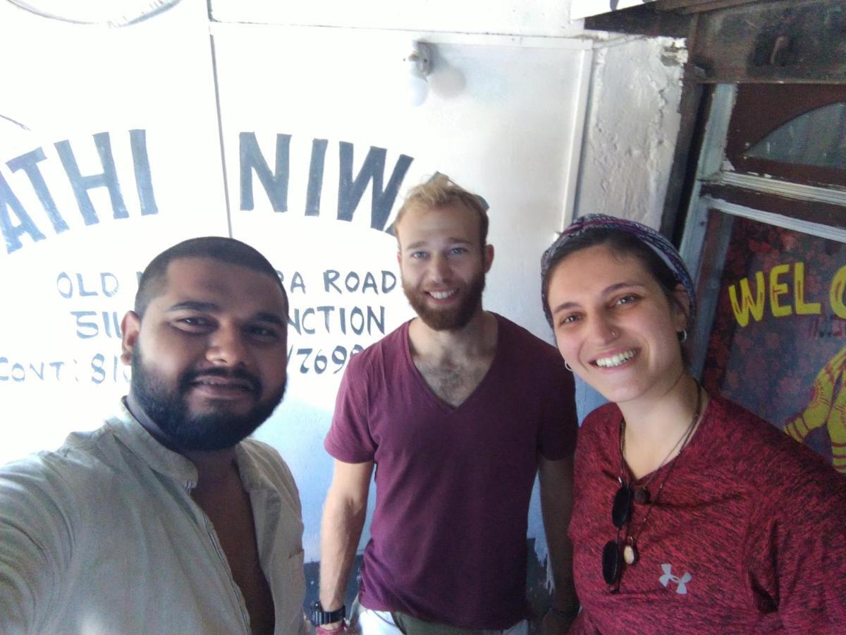 Atathi Niwas Guest House For Backpackers And Travellers シリグリ エクステリア 写真