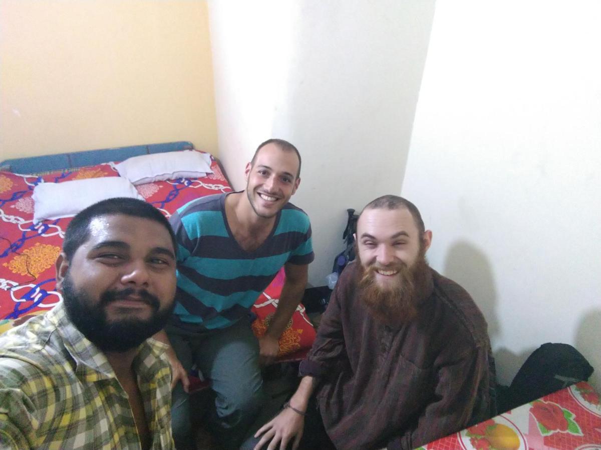 Atathi Niwas Guest House For Backpackers And Travellers シリグリ エクステリア 写真