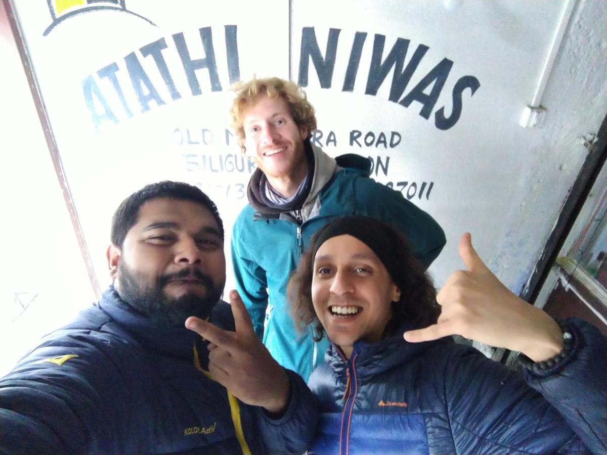 Atathi Niwas Guest House For Backpackers And Travellers シリグリ エクステリア 写真